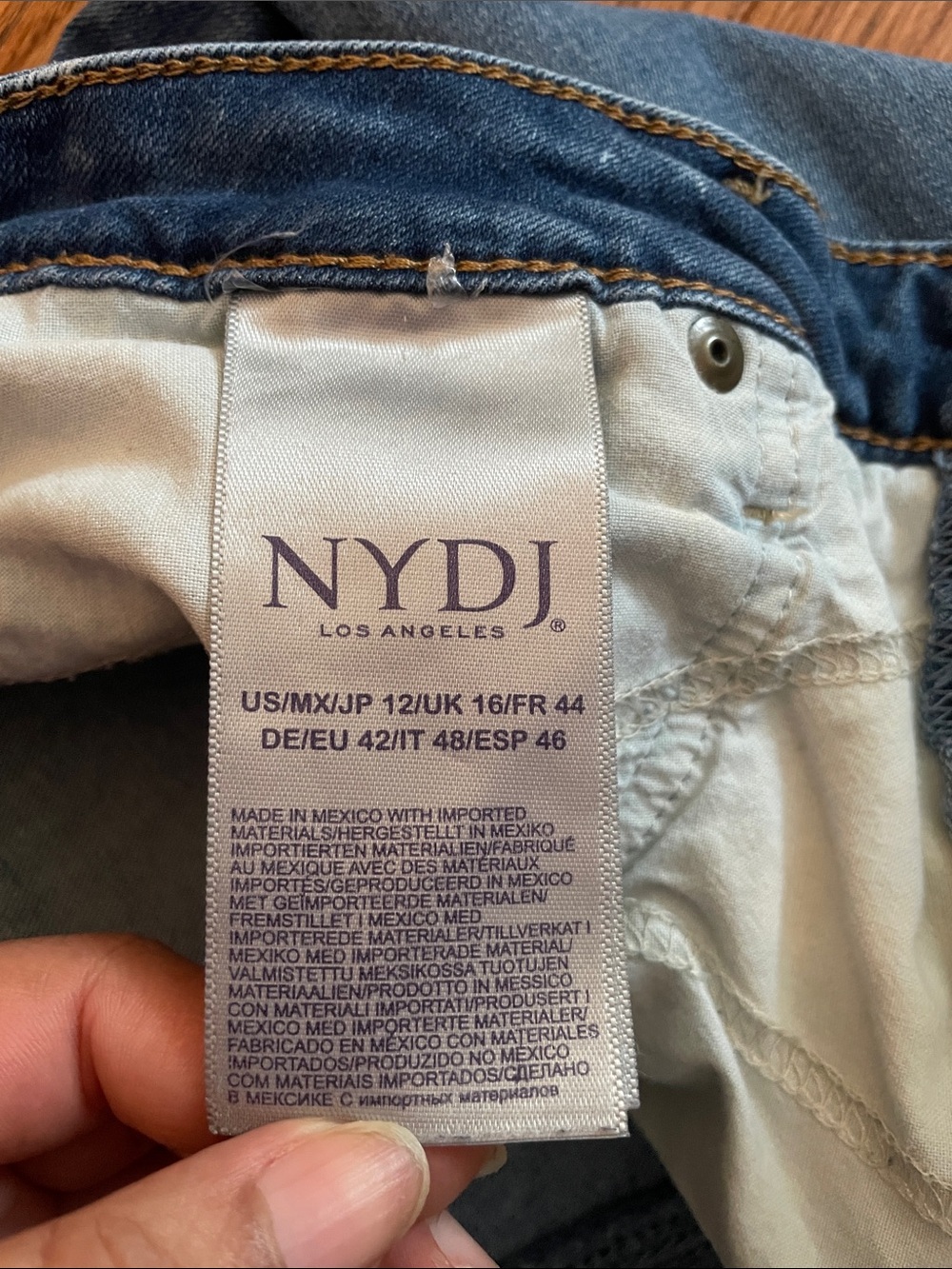 NYDJ Medium Wash Flare Leg Trousers Jeans Sz 12 - Picture 9 of 11